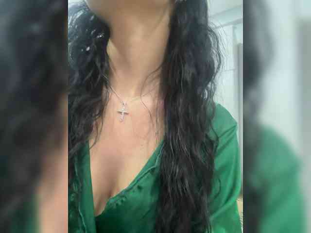 EllaThorne webcam