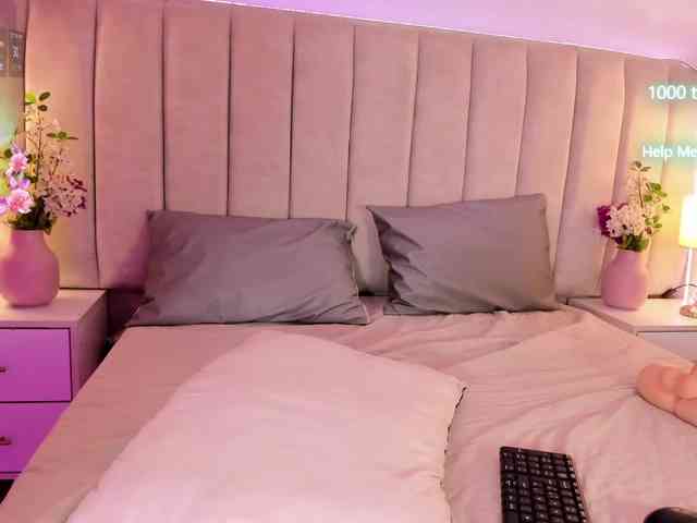 EllaThorne webcam