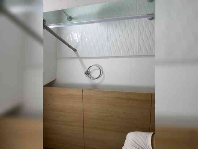 EllaThorne webcam