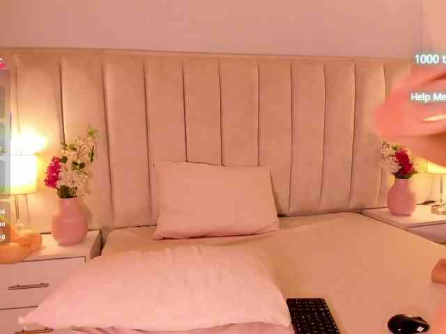 EllaThorne webcam