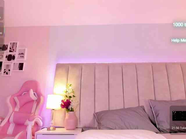 EllaThorne webcam