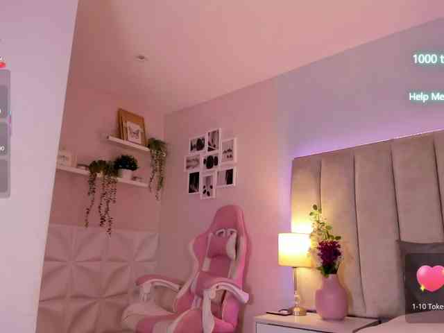 EllaThorne webcam