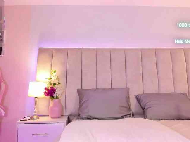EllaThorne webcam