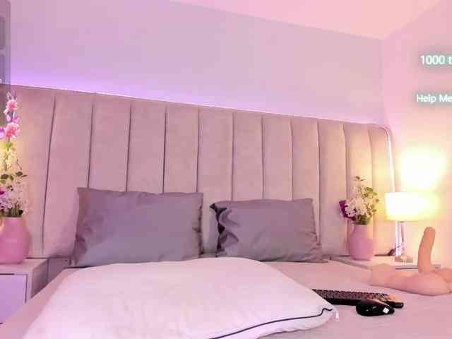 EllaThorne webcam