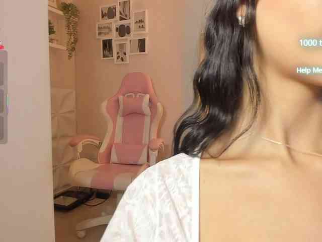 EllaThorne webcam