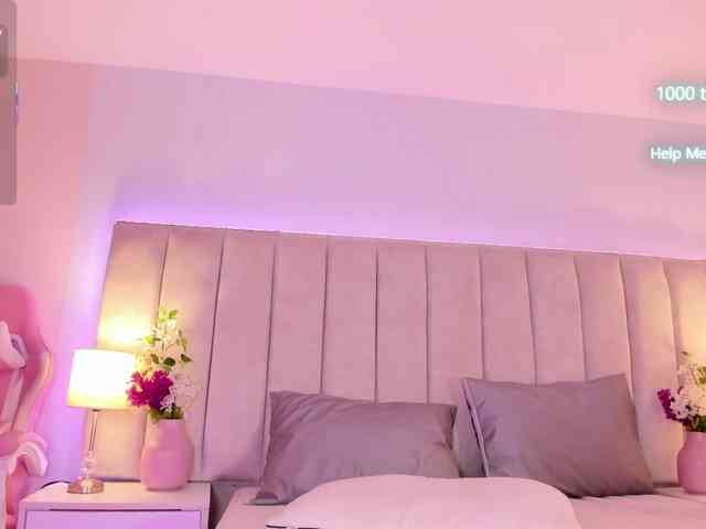 EllaThorne webcam