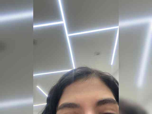 EllaThorne webcam