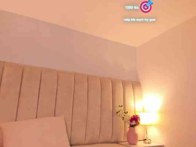 EllaThorne webcam