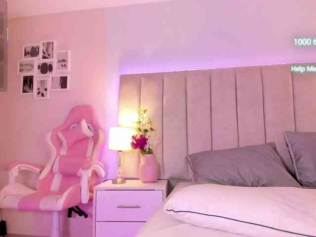 EllaThorne webcam