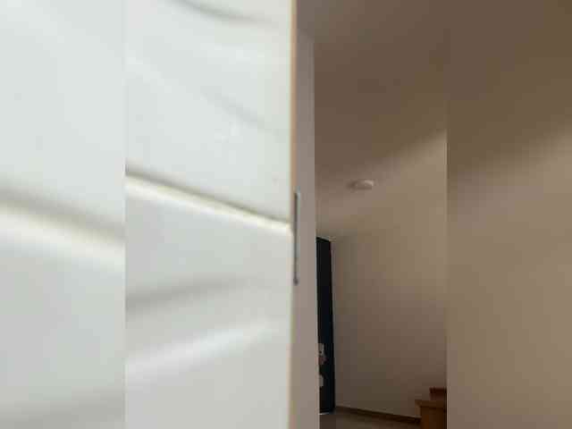 EllaThorne webcam