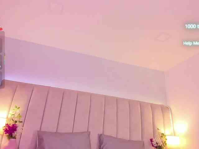 EllaThorne webcam