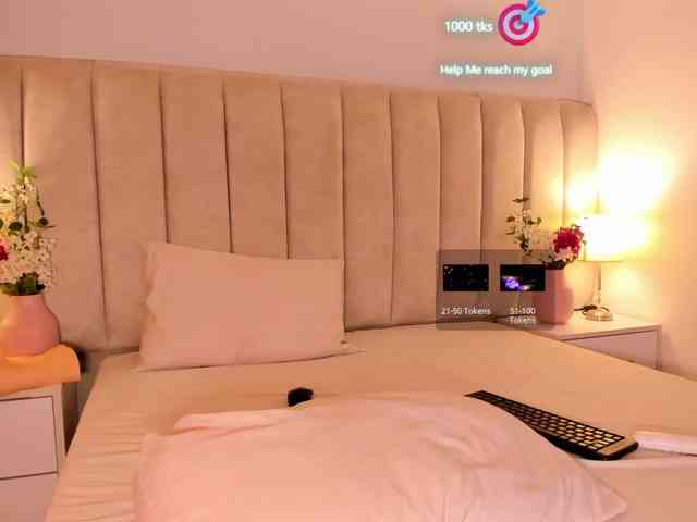 EllaThorne webcam