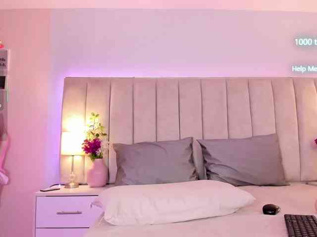 EllaThorne webcam