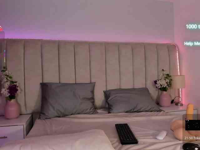 EllaThorne webcam