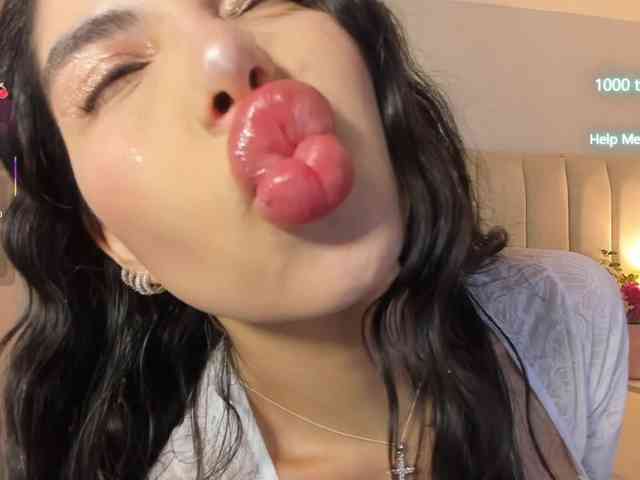 EllaThorne webcam