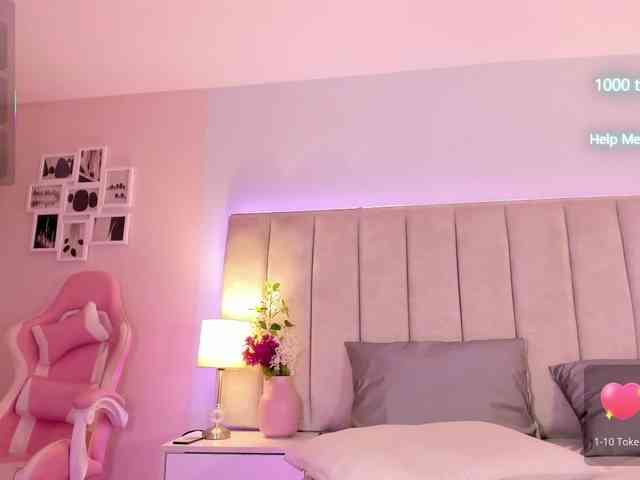 EllaThorne webcam
