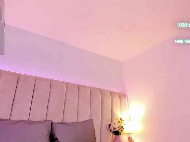 EllaThorne webcam