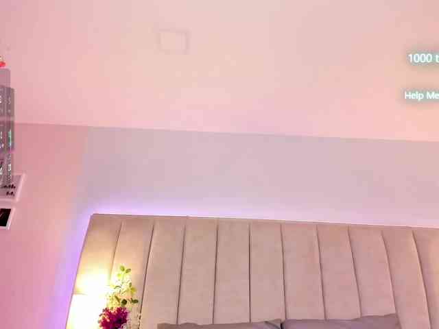 EllaThorne webcam