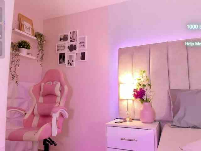 EllaThorne webcam