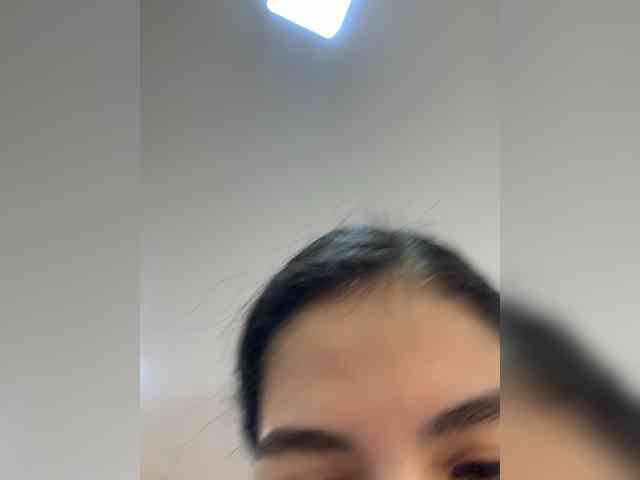 EllaThorne webcam