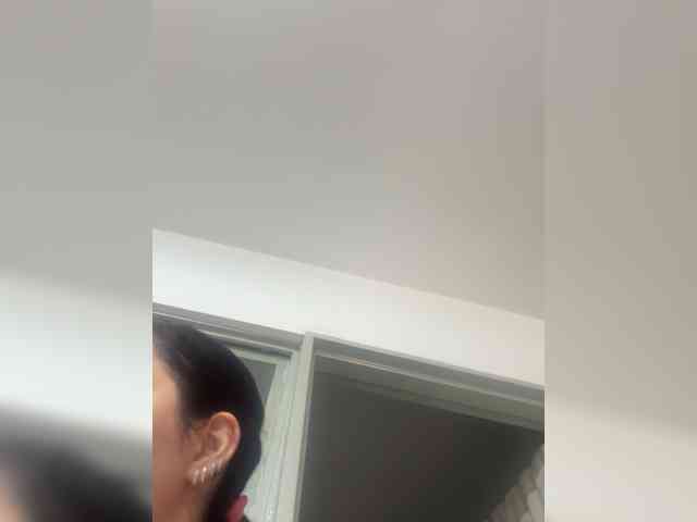EllaThorne webcam