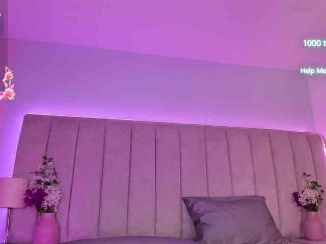 EllaThorne webcam
