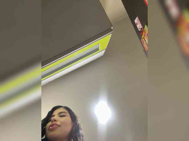 EllaThorne webcam