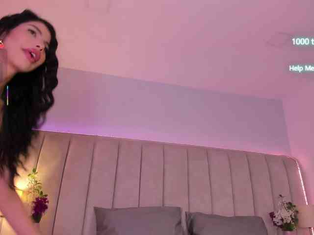 EllaThorne webcam