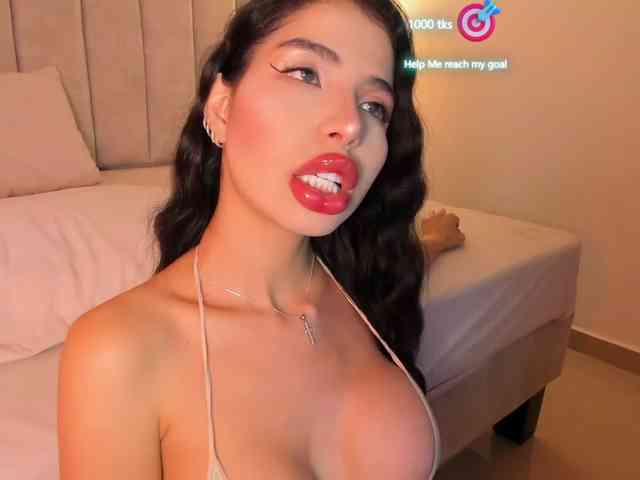 EllaThorne webcam