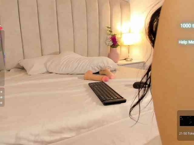 EllaThorne webcam