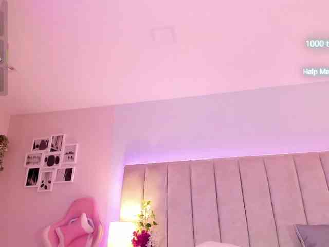 EllaThorne webcam