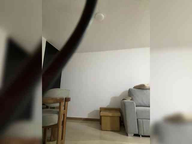 EllaThorne webcam