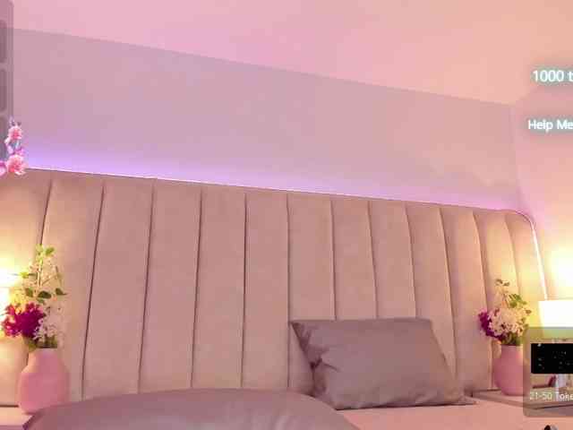 EllaThorne webcam