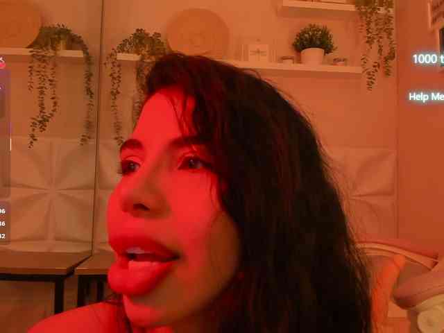 EllaThorne webcam