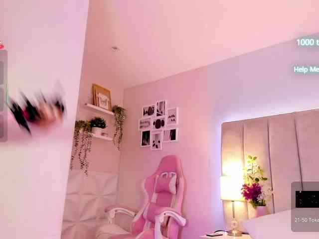 EllaThorne webcam