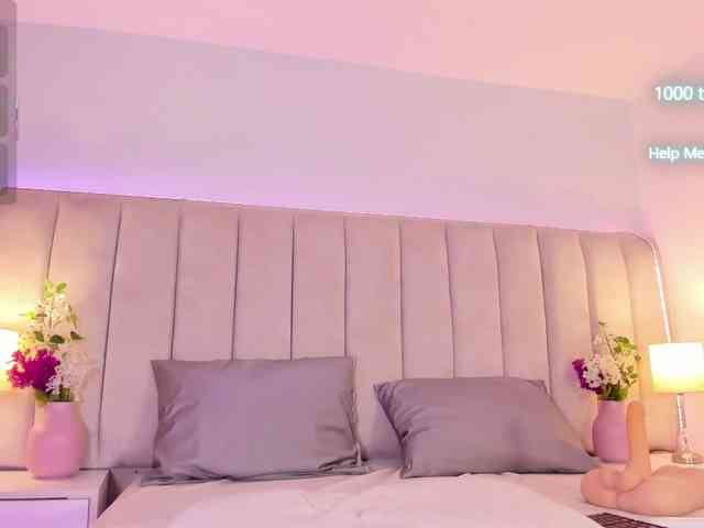 EllaThorne webcam