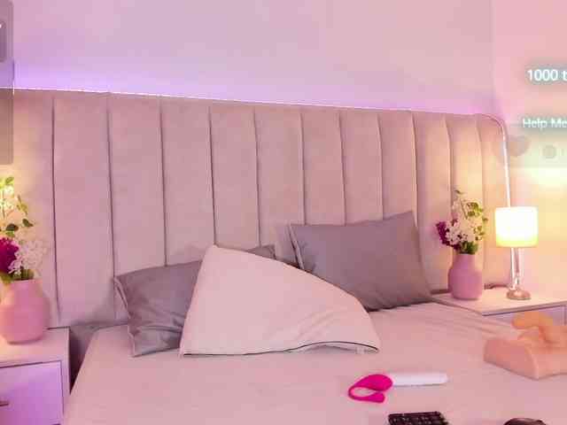 EllaThorne webcam