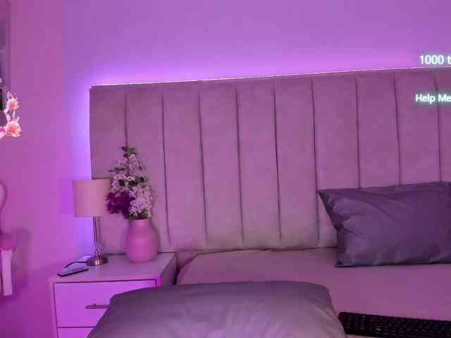 EllaThorne webcam