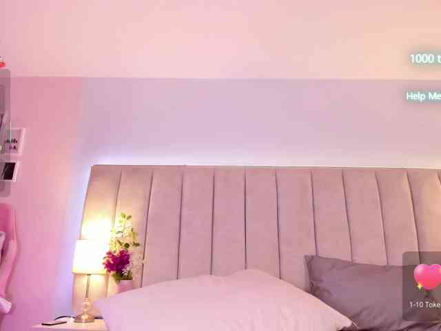 EllaThorne webcam
