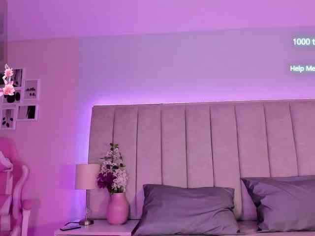EllaThorne webcam