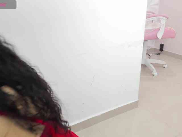 EllaThorne webcam