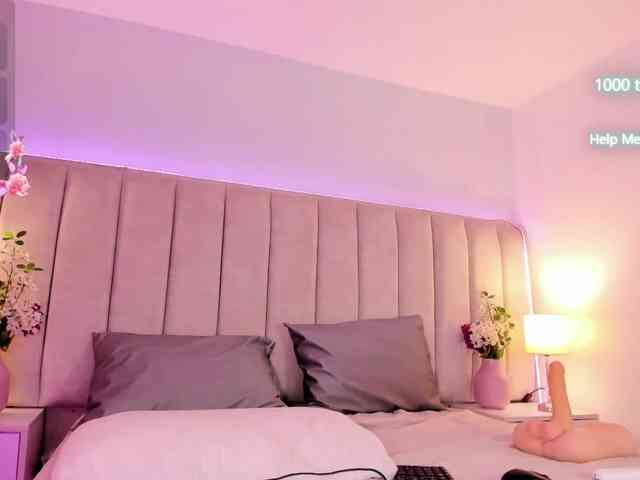 EllaThorne webcam