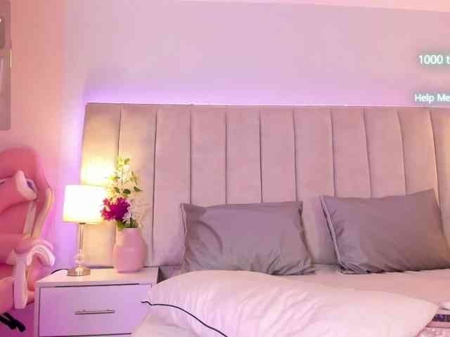 EllaThorne webcam