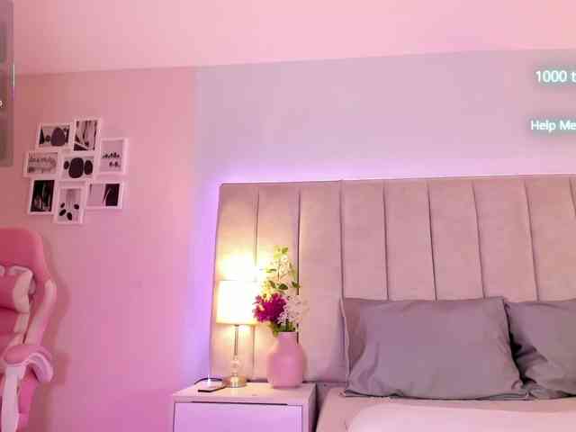 EllaThorne webcam