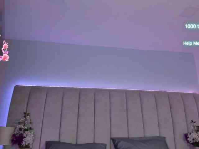 EllaThorne webcam