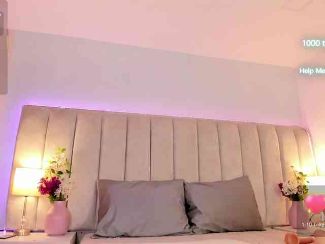 EllaThorne webcam