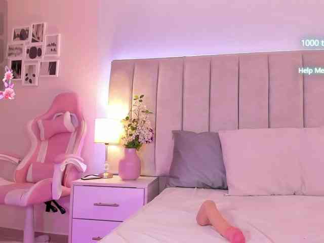 EllaThorne webcam