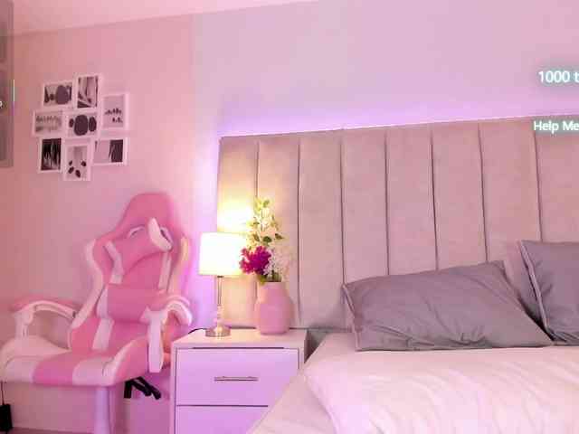 EllaThorne webcam