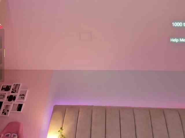 EllaThorne webcam