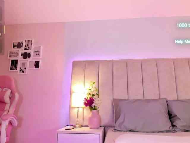 EllaThorne webcam